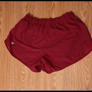 Lululemon running hotty hot 4” shorts dark sport red size 8